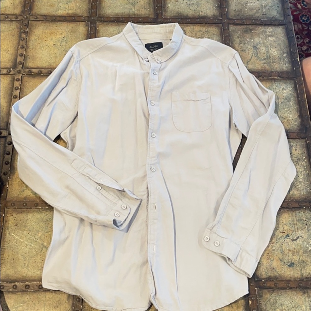 Globe button down